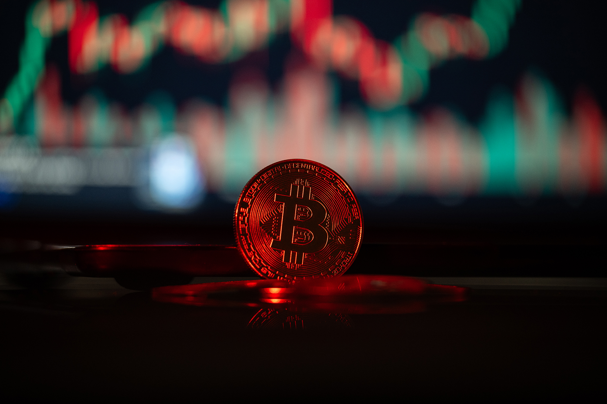 Біткоїн продовжить падати? Чому обвалився ринок криптовалют